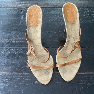 Vintage Gucci tan leather sandals